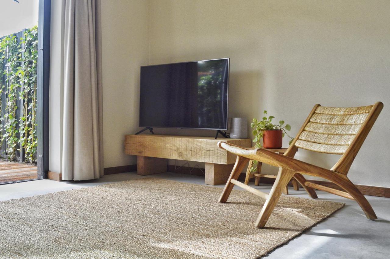 Van Heeckeren Apartments & Suites Nes ネス エクステリア 写真