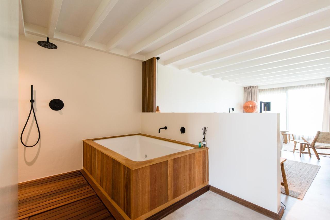 Van Heeckeren Apartments & Suites Nes ネス エクステリア 写真